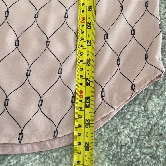NWOT RW&CO mixed media cap sleeve top - Picture 7 of 8